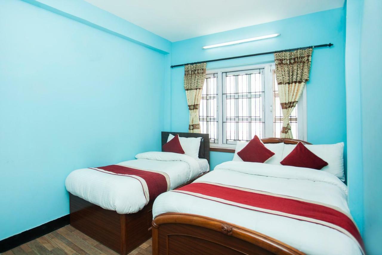 Oyo 372 Hotel Happy Inn Катманду Экстерьер фото