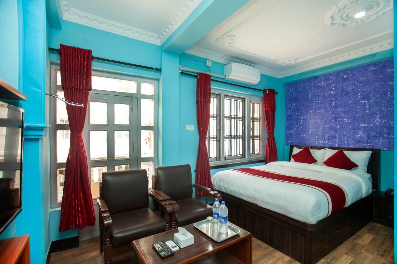 Oyo 372 Hotel Happy Inn Катманду Экстерьер фото
